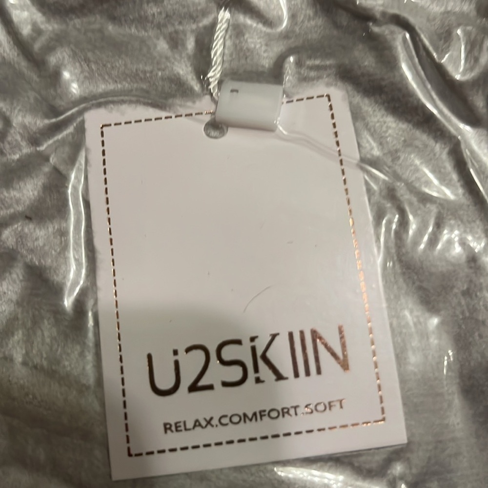 NWT U2SKIIN Hooded plush Robe, Short With Hood Soft Warm Spa Bathrobe - Picture 4 of 5